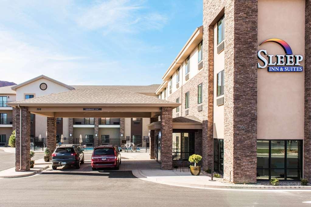 Sleep Inn & Suites Moab Near Arches National Park Exterior photo