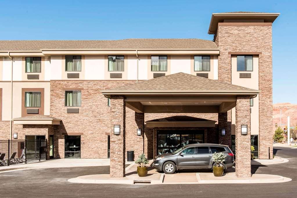 Sleep Inn & Suites Moab Near Arches National Park Exterior photo