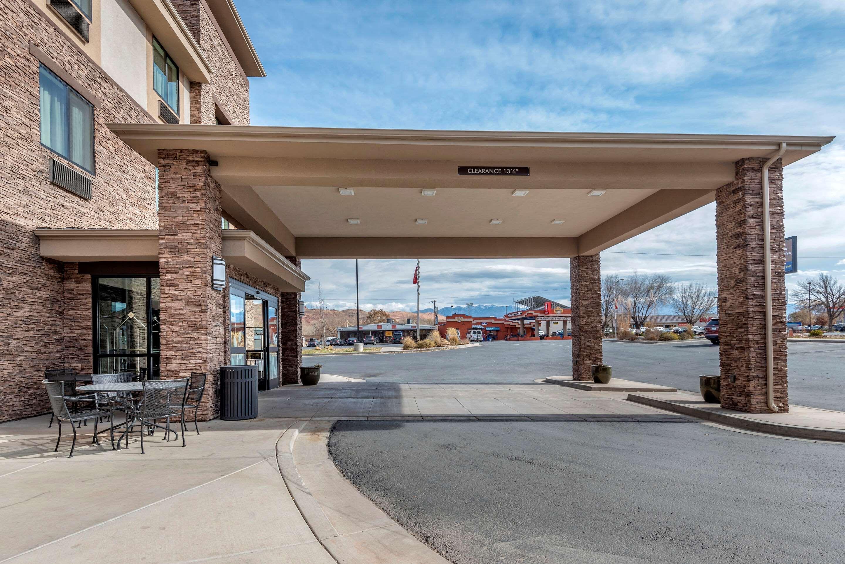 Sleep Inn & Suites Moab Near Arches National Park Exterior photo